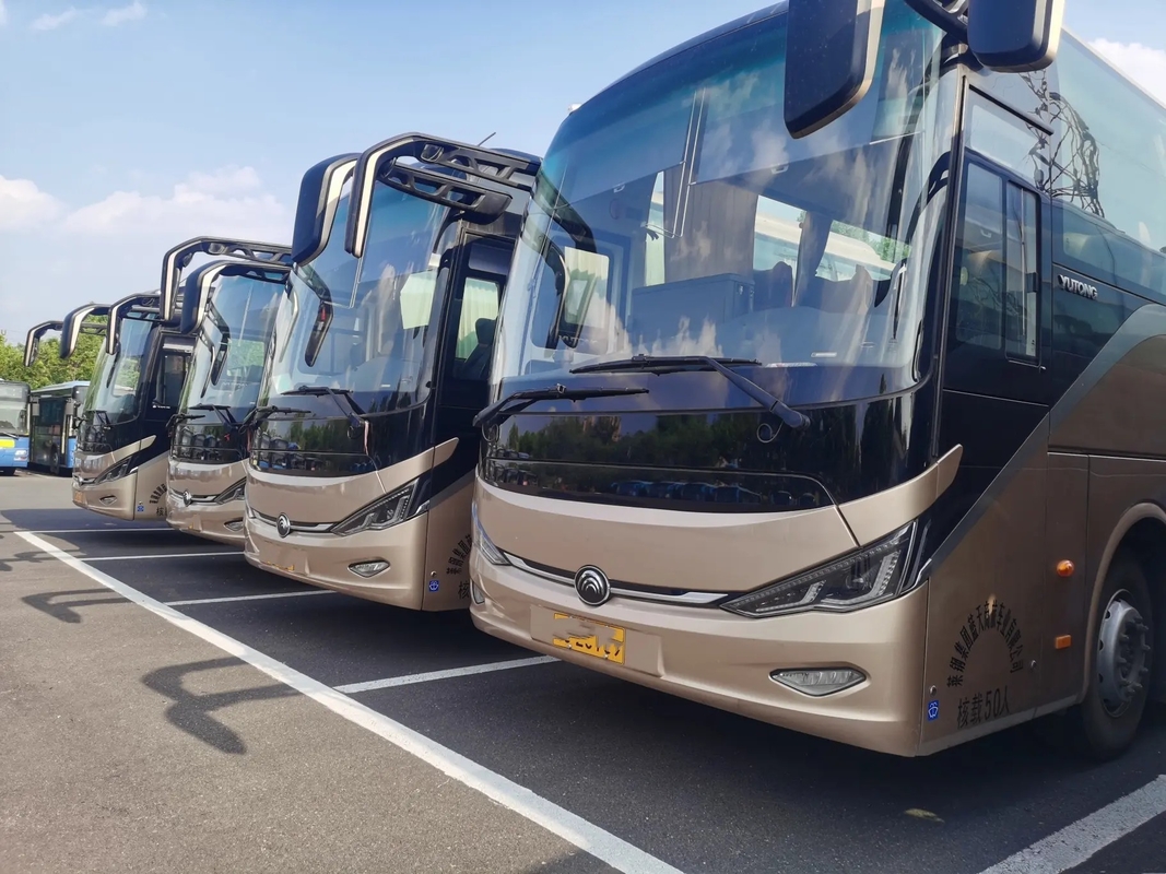 Benutzte Luxus- der Bus-50 Hand Youngtong ZK6117 Sitz-Champagne Color Middle Passenger Door-Wasserspender-zweite