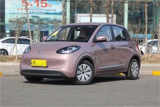 Neue Energiefahrzeuge Ute Wuling Bingo 203KM 2023 Modell 5 Sitzplätze 4 Meter lang