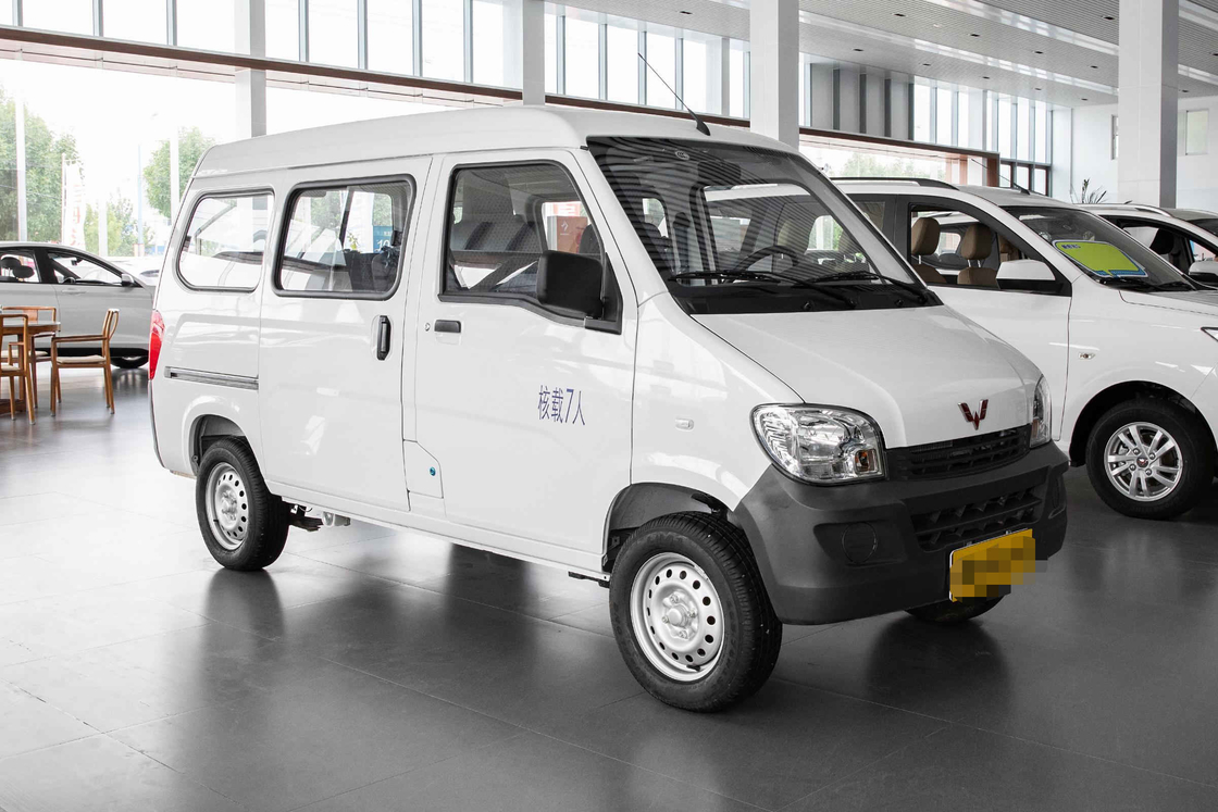 2nd Hand Minibus 7 Sitzplätze Ölmotor Wuling L2E Minivan Modell Klimaanlage