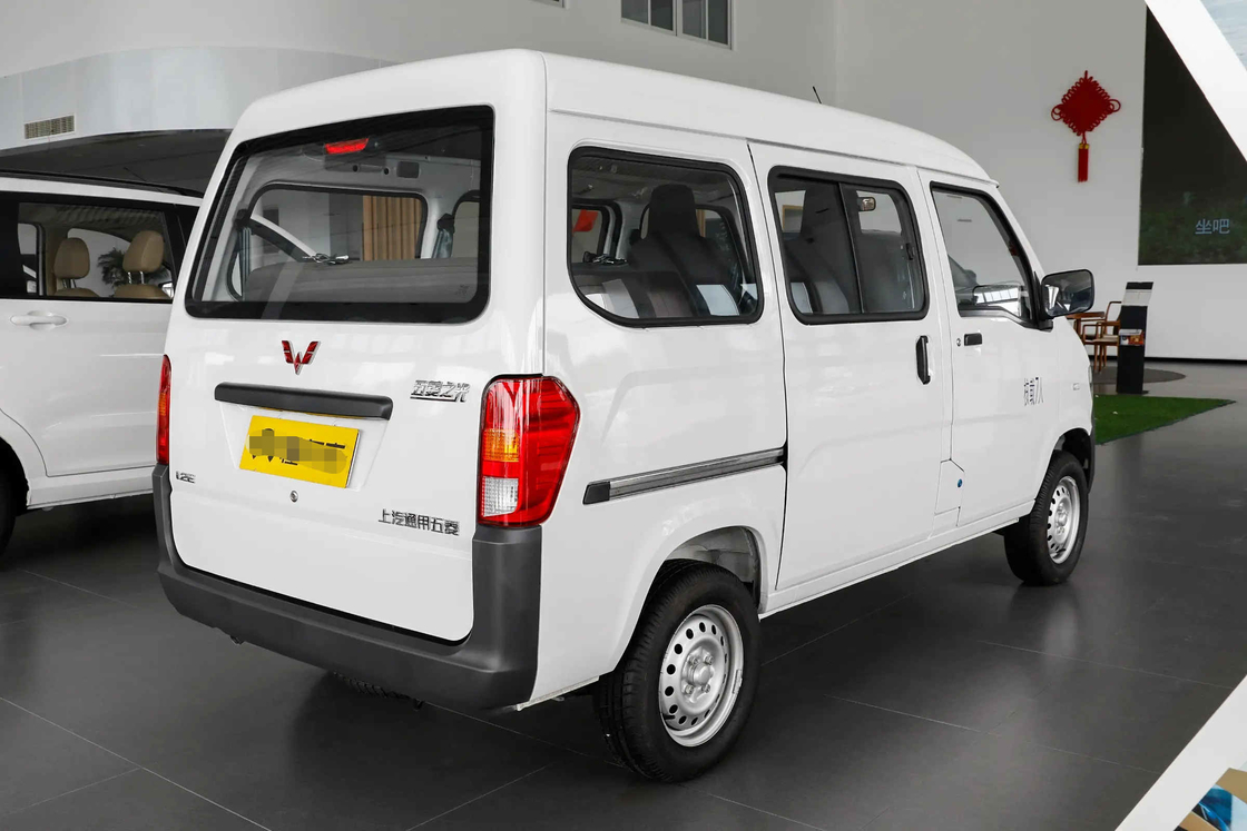 2nd Hand Minibus 7 Sitzplätze Ölmotor Wuling L2E Minivan Modell Klimaanlage