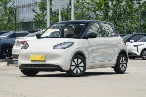 Gebraucht Neue Energiefahrzeuge Wuling Bingo Leichtkaffee Farbe 333KM Modell