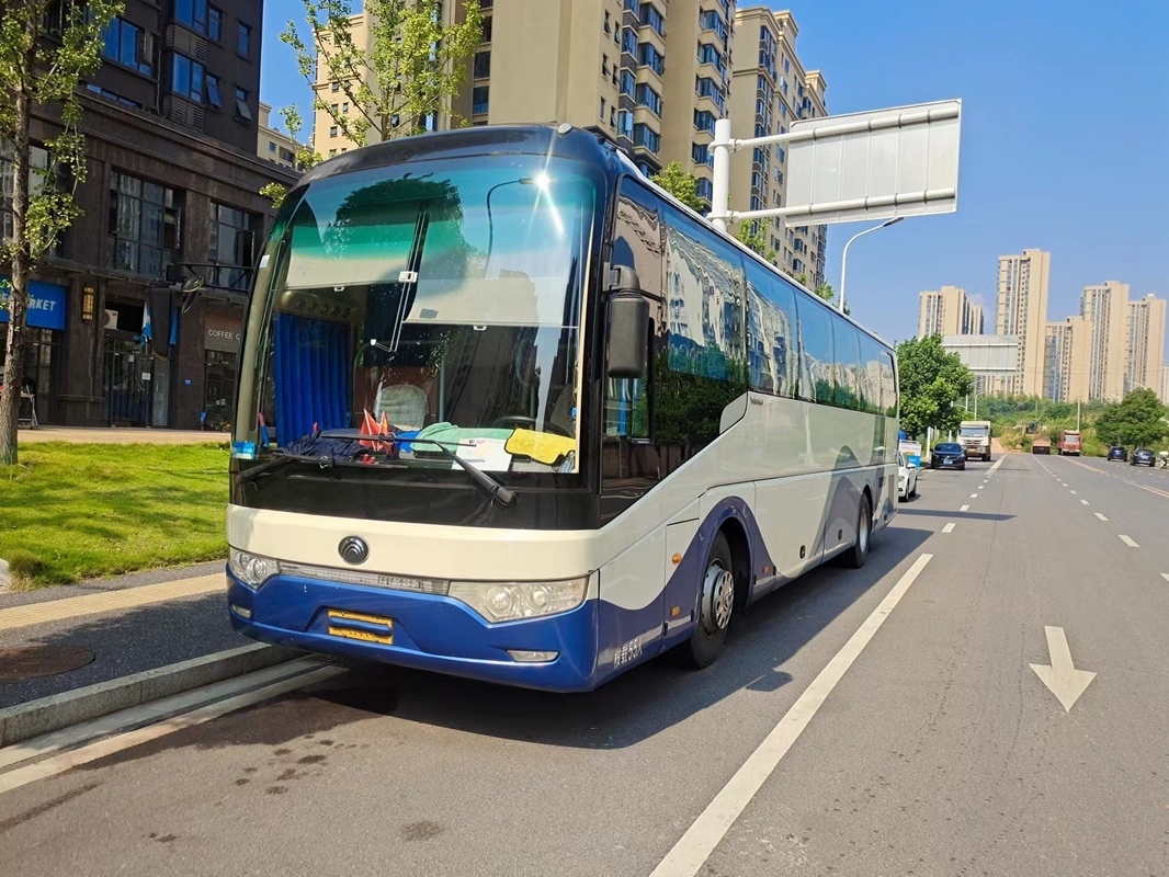 Second-Hand Coach Leaf Spring 55 Sitz Weichai Motor 2013 Jahr LHD/RHD Zwei Türen