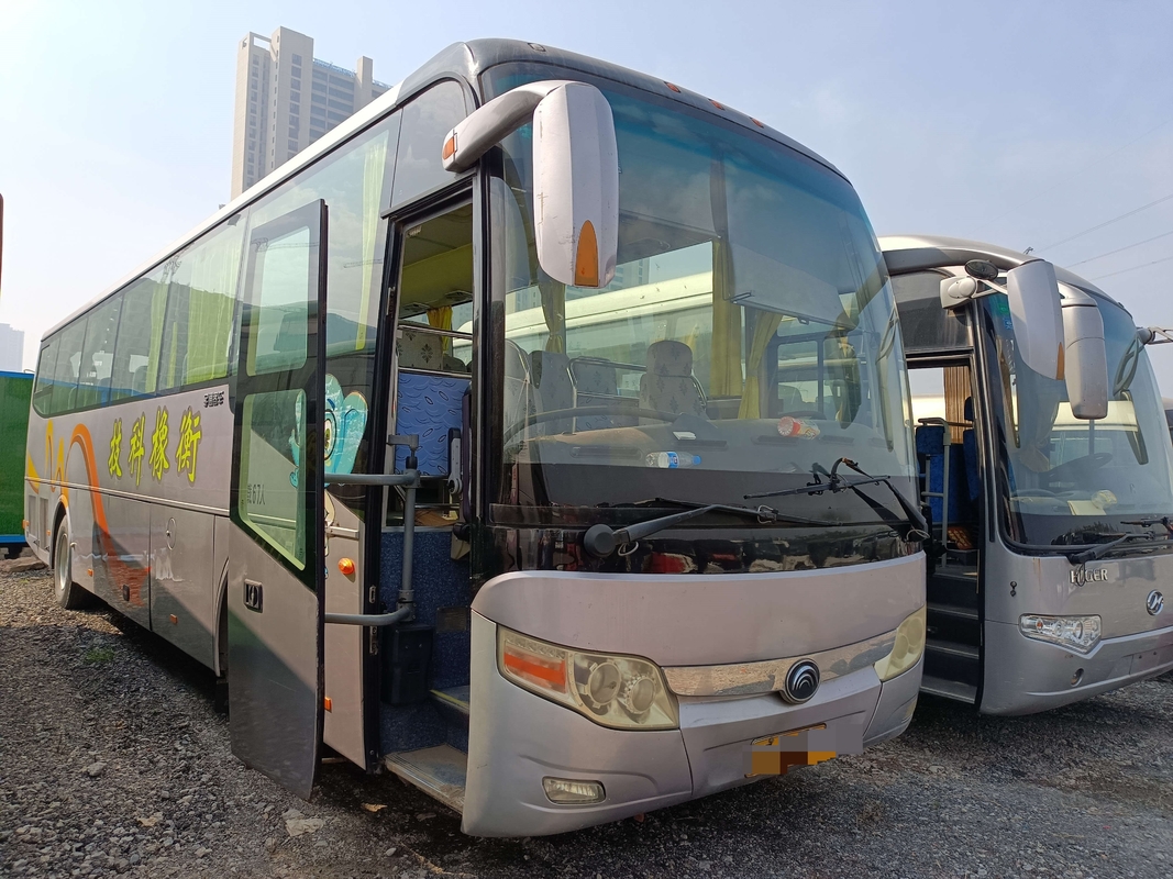 Coach Second Hand Yutong ZK6127 Modell 67 Sitzplätze 2 + 3 Sitzplätze Einzeltürer