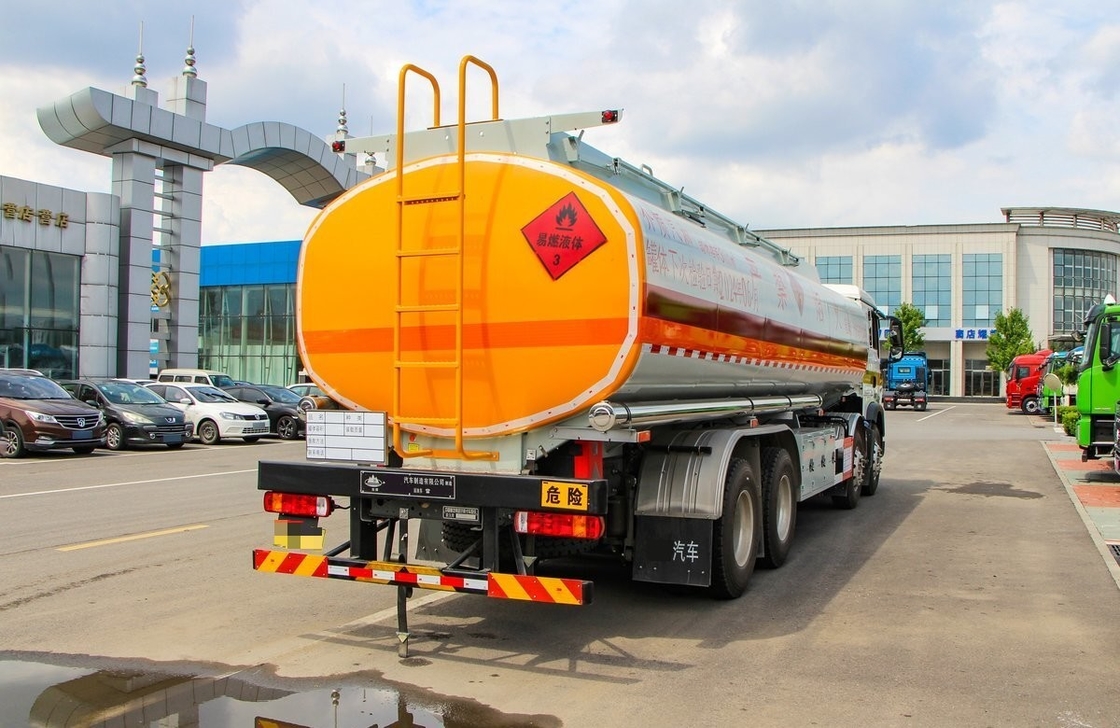8*4 HOWO Gebrauchtöl-Tanker Lkw 350 PS Einzel- und Halbkabine 30m3