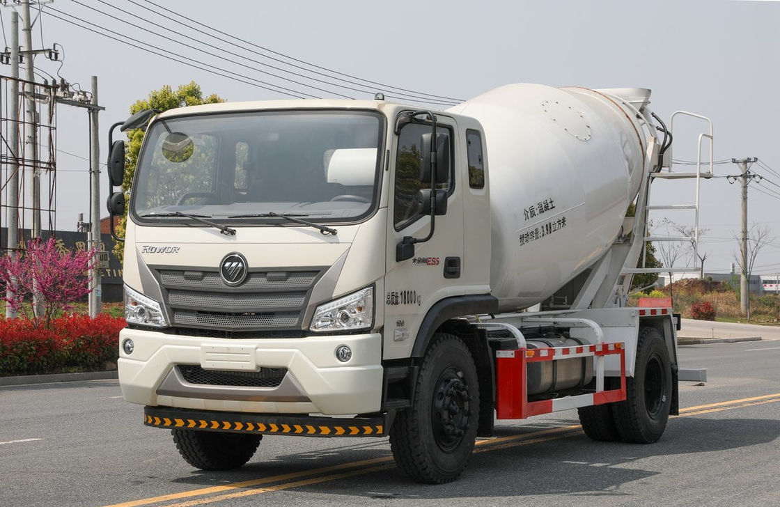 Minibetonmischer Foton ES5 Weiße Farbe 4m3 Mischtanker 4*2 Antriebsmodus