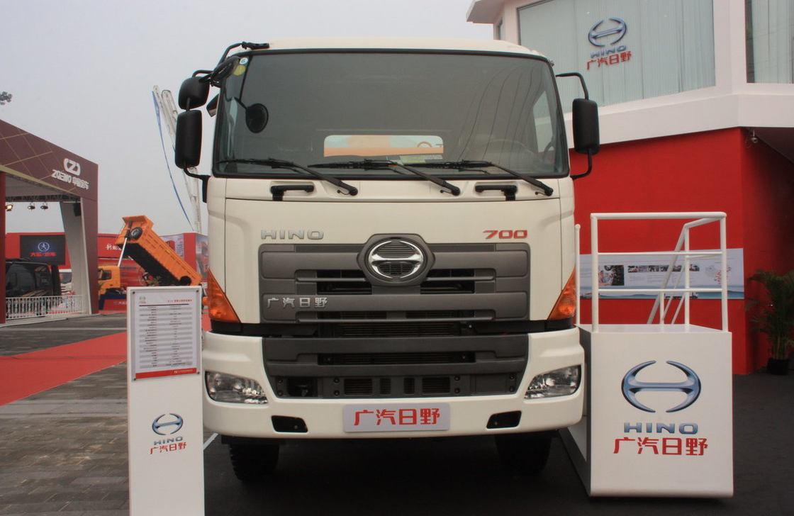 Lastwagen Betonmischer 350 PS Zoomlion Tanker 8*4 Hino Mischmaschine Euro 3 Verwendung in Afrika