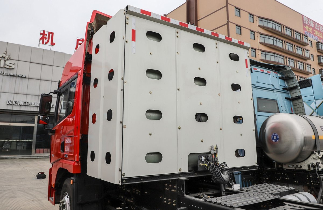 Shacman Truck 6x4 Traktorkopf X5000 Modell CNG-Motor 530 PS Doppeldecker-Schläfer