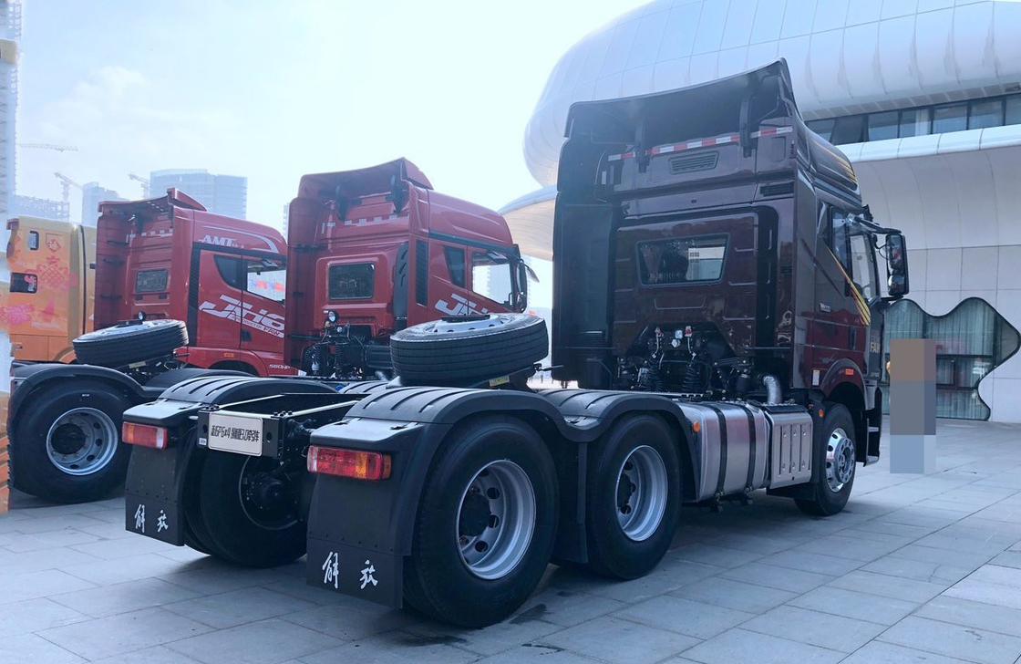 Faw Traktor Lkw J6P Logistik Vertrieb 560 PS leistungsstarker Motor 10 Reifen hohes Dach