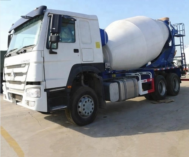 Gebrauchtes und neues Sinotruk HOWO 4X2 6X4 8cbm 10cbm 12cbm Beton-Zementmischfahrzeug zum Verkauf