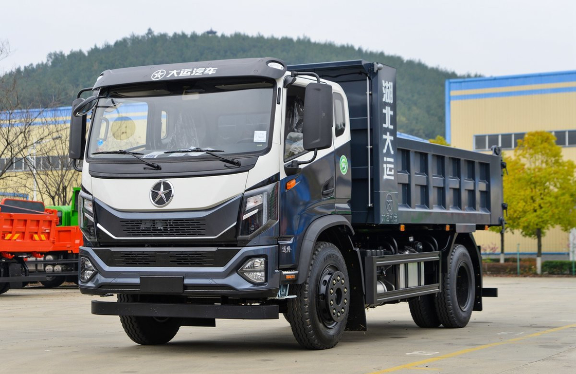 Ein Schleppwagen zum Verkauf Yuchai Motor 180 PS Dayun 4 * 2 Tipper 6 Reifen Standardkabine