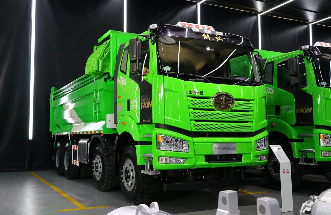 Gebrauchte LKW-Tipper zum Verkauf 12 Reifen FAW J6P Dump Truck CNG 460 PS Flat Roof Cab