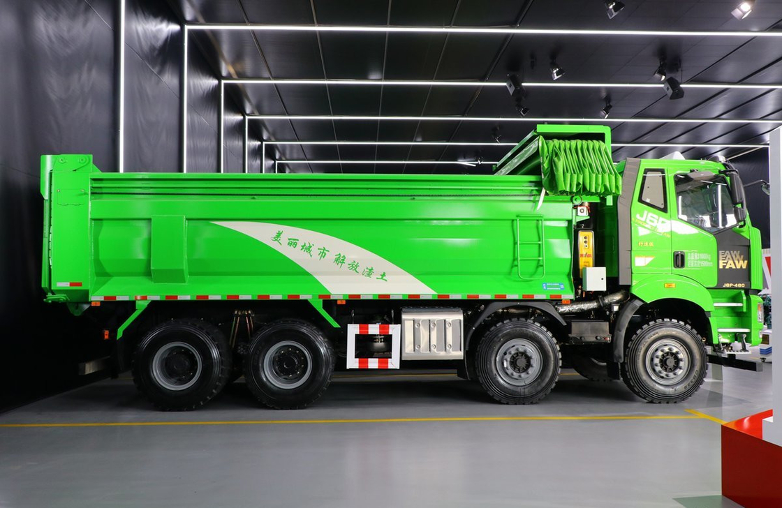 Gebrauchte LKW-Tipper zum Verkauf 12 Reifen FAW J6P Dump Truck CNG 460 PS Flat Roof Cab