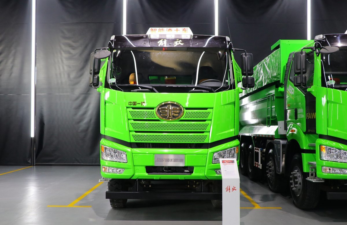 Gebrauchte LKW-Tipper zum Verkauf 12 Reifen FAW J6P Dump Truck CNG 460 PS Flat Roof Cab