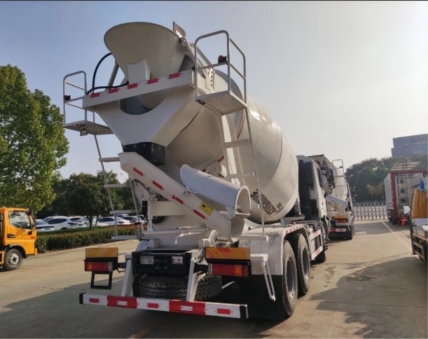 Neue und gebrauchte Zementfahrzeuge Montierte Betonmischerpumpe 16cbm Lkw zum Verkauf
