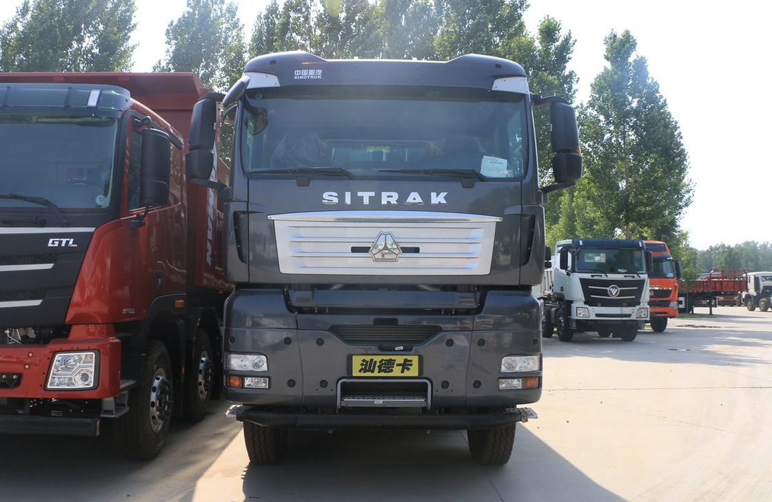 Sino Power Truck SITRAK G7H Schwarze Farbe Belastung 30 Tonnen Straßentransport Federblatt