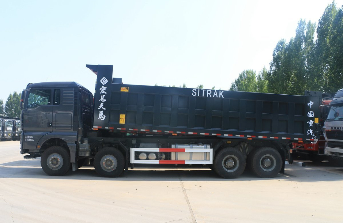 Sino Power Truck SITRAK G7H Schwarze Farbe Belastung 30 Tonnen Straßentransport Federblatt