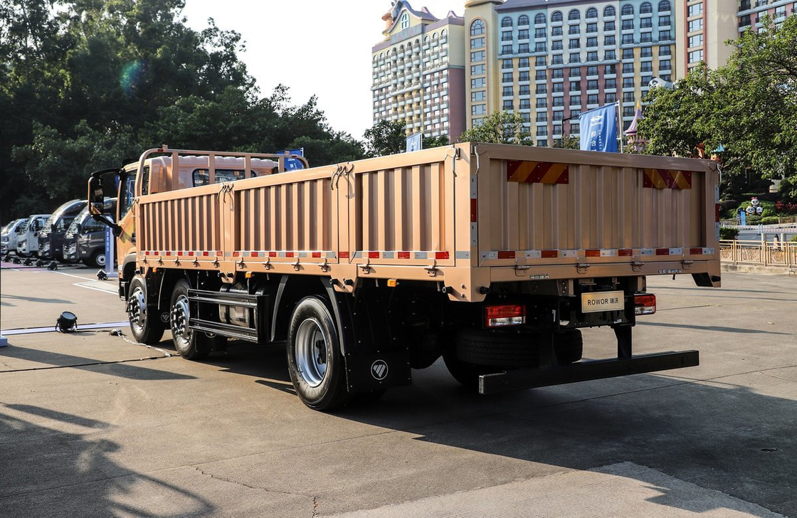 Gebrauchtes chinesisches Lastwagen Foton Lastwagen Goldfarbe 6*2 Flatbox 18 Tonnen