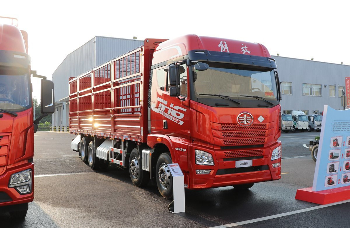 Gebrauchtfrachtwagen zum Verkauf in China Jiefang CNG 460 PS Schwerlast Einzel- und Halbkabine