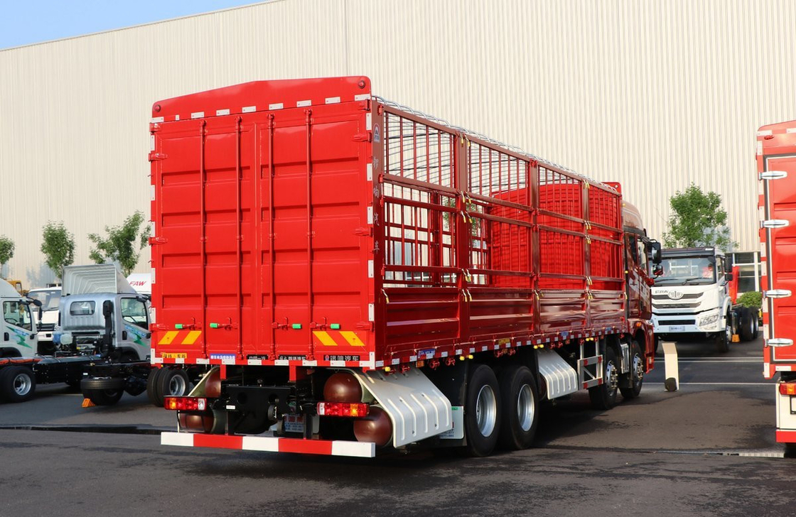 Gebrauchtfrachtwagen zum Verkauf in China Jiefang CNG 460 PS Schwerlast Einzel- und Halbkabine