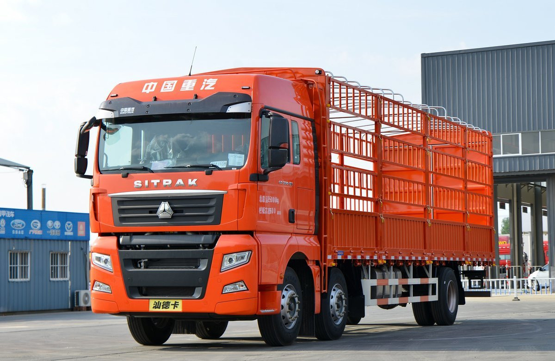 Gebraucht Howo Lkw SITRAK G7 Modell 6*2 Lkw Leaf Spring 8,6 Meter lange Box