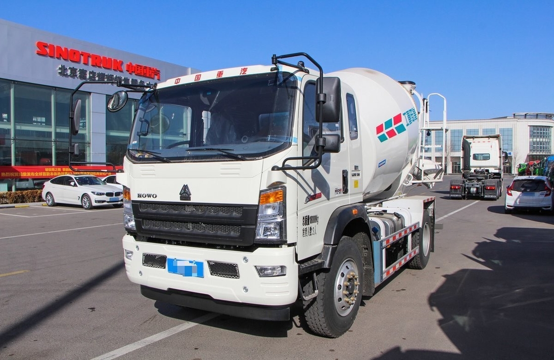 Beton-Mini-Lkw-Mischgerät HOWO 4×2 Weichai-Motor 220 PS 4 Kubik-Einfachachse 6 Reifen