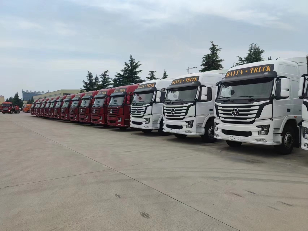Traktoren 6x4 Dayun Prime Mover CNG Reichweite 800 km Euro 3 Emission 400 PS
