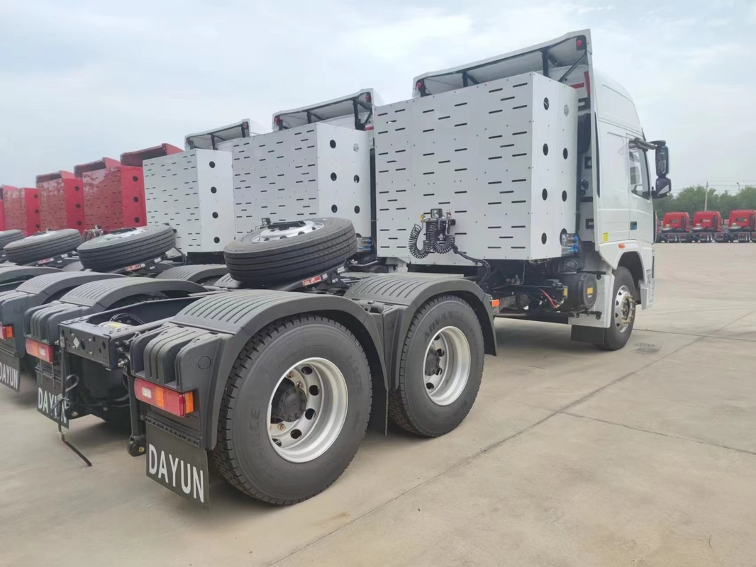 Traktoren 6x4 Dayun Prime Mover CNG Reichweite 800 km Euro 3 Emission 400 PS
