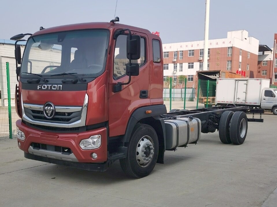 10 Tonnen Lastwagen Chassis 4*2 Doppelreifen Euro 3 Cummins Motor 5150 Radstand