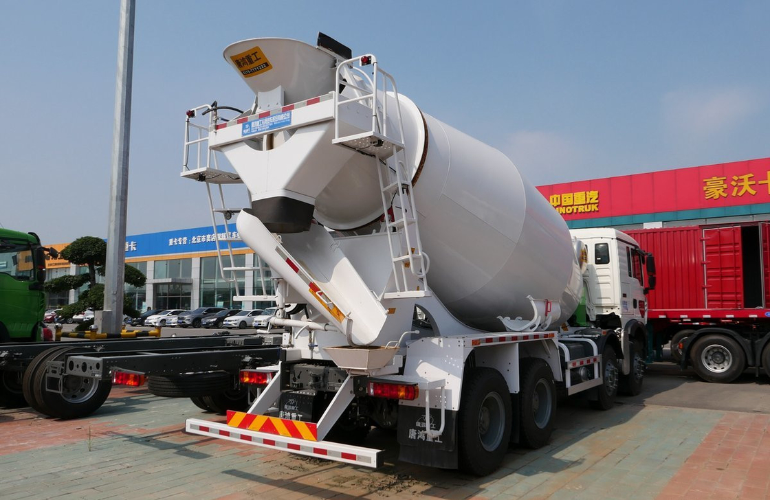 Howo Betonmischfahrzeug 7,8 Kubikmeter Tankwagen Howo TX 8*4 Antriebsmodus Weichai 350 PS