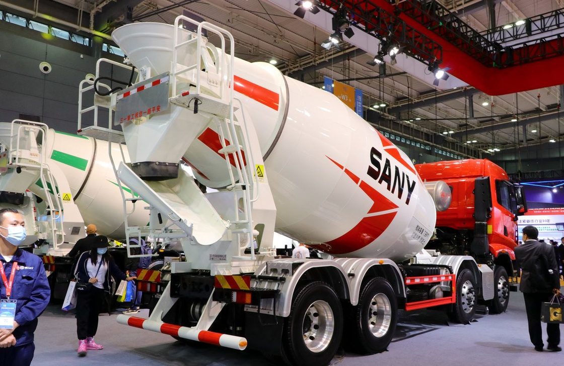 Betontransporter 8×4 Sany Mixer 8 Kubik Hino Motor 307 PS 12-Ganggetriebe