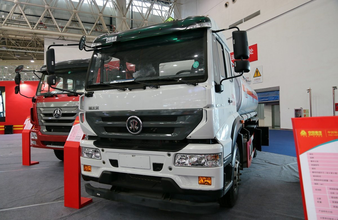 Schwerer Öltanker Lastwagen Sinotruck 20m3 Tanker Aluminiumlegierung MAN Vorderachse Flachkabine