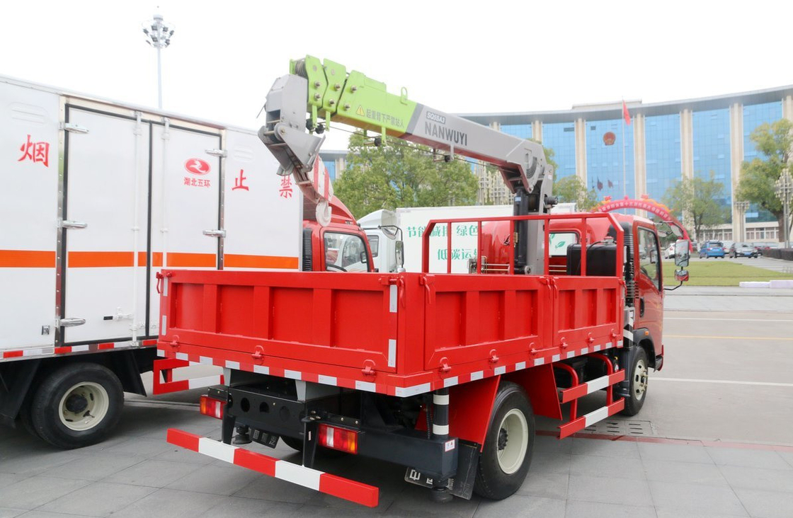 Kleiner Lkw-Kran 4 Tonnen 8-Gang-Handgetriebe Howo 4*2 Antrieb