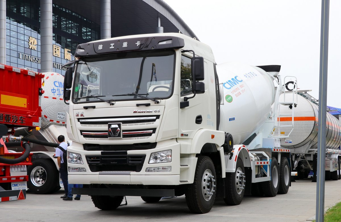 Betonmischer mit 8x4 Antrieb 8 Kubikzementtanker Weichai 350 PS Lhd