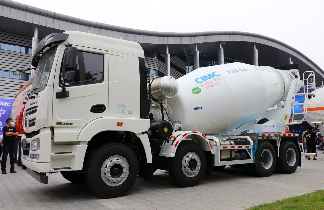 Betonmischer mit 8x4 Antrieb 8 Kubikzementtanker Weichai 350 PS Lhd