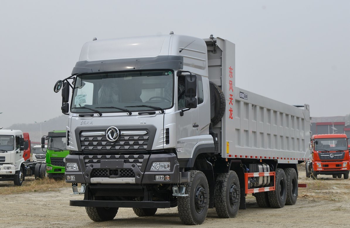 Ein Dump-Truck-Anhänger zum Verkauf Dongfeng 8×4 Tipper 600 PS Cummins Motor 6 Zylinder Handbuch