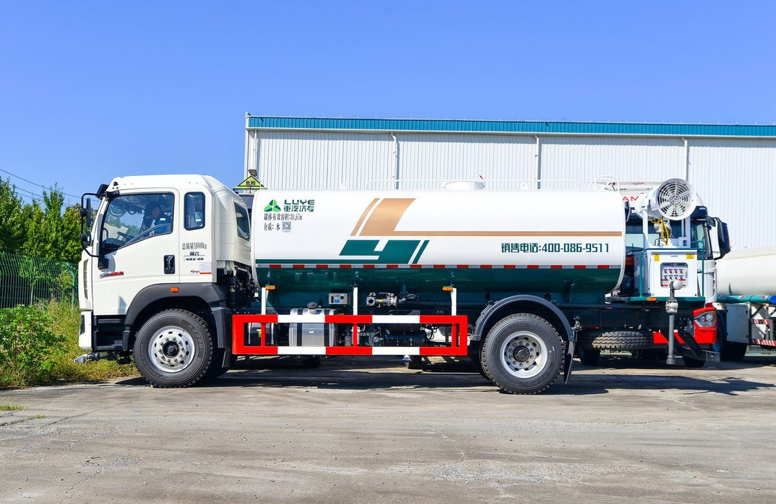 Wasser Tankwagen 4x2 Sinotruck Howo Weichai 220 PS Doppel-Hinterreifen Einfachreihenkabine