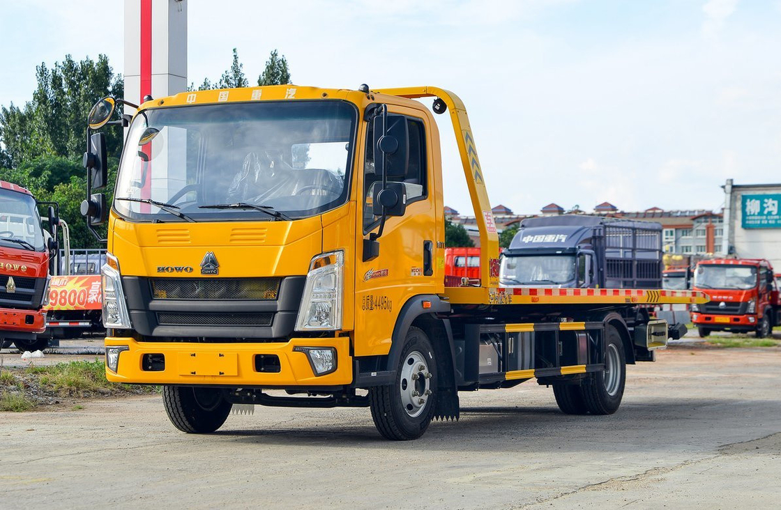 Flachbettfahrzeug Anhänger Lkw Howo 4*2 Kleines Schleppfahrzeug Einfachkabine 2 Tonnen LHD/RHD
