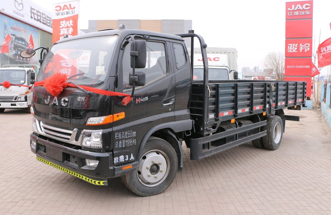 Neuer Leichtfrachtwagen Schwarz Farbe 145 PS Dieselmotor 8 Tonnen Ein-und-ein-halb Kabine