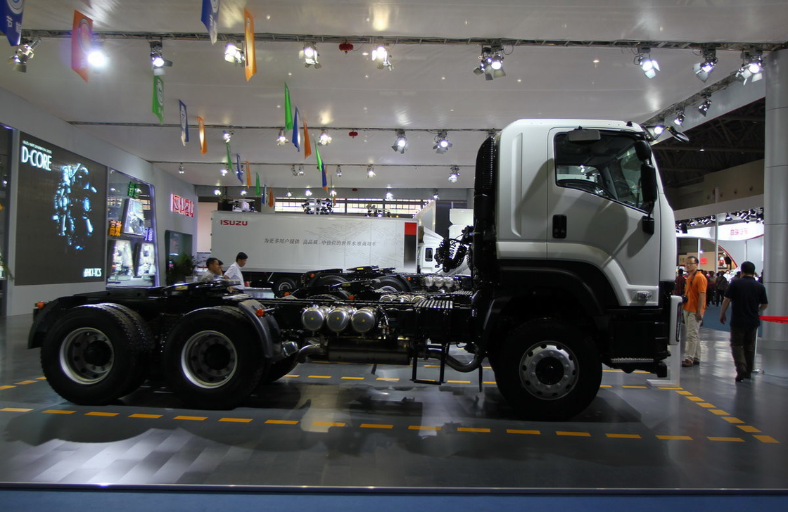 Lkw Traktor Flachdach Kabine ISUZU Pferdekopf Anhänger 6*4 Antrieb 350 PS Euro 4 Emission