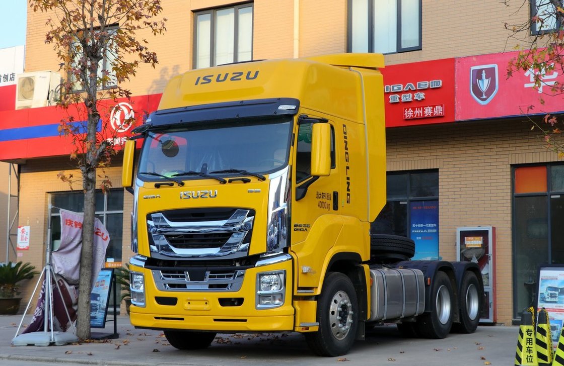 Gebrauchtes Lkw Traktor 460 PS leistungsstarke Egine ZF Getriebe Isuzu Prime Mover Hochdachkabine