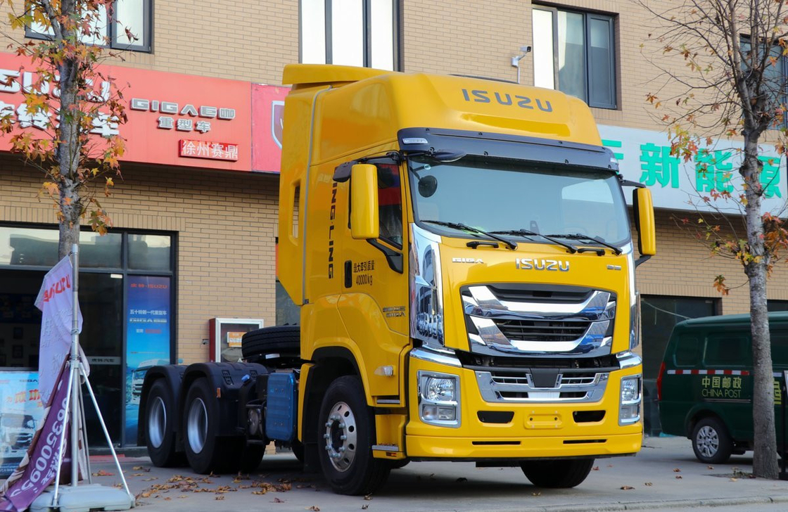 Gebrauchtes Lkw Traktor 460 PS leistungsstarke Egine ZF Getriebe Isuzu Prime Mover Hochdachkabine