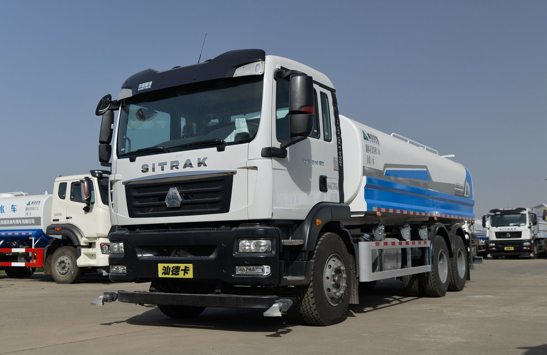 Sprinkler-Wasser-Tanker Lkw 6*4 Sinotruck Sitrak 14m3 Kapazität Tanker 9,5 Meter Länge 10 Räder