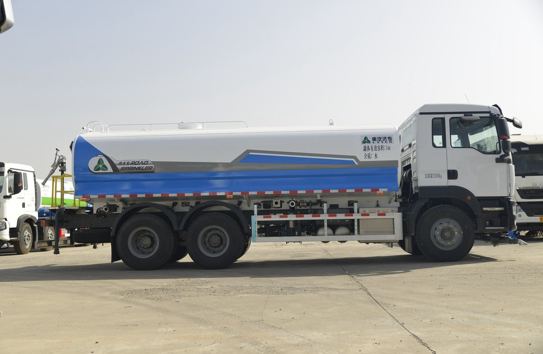 Sprinkler-Wasser-Tanker Lkw 6*4 Sinotruck Sitrak 14m3 Kapazität Tanker 9,5 Meter Länge 10 Räder