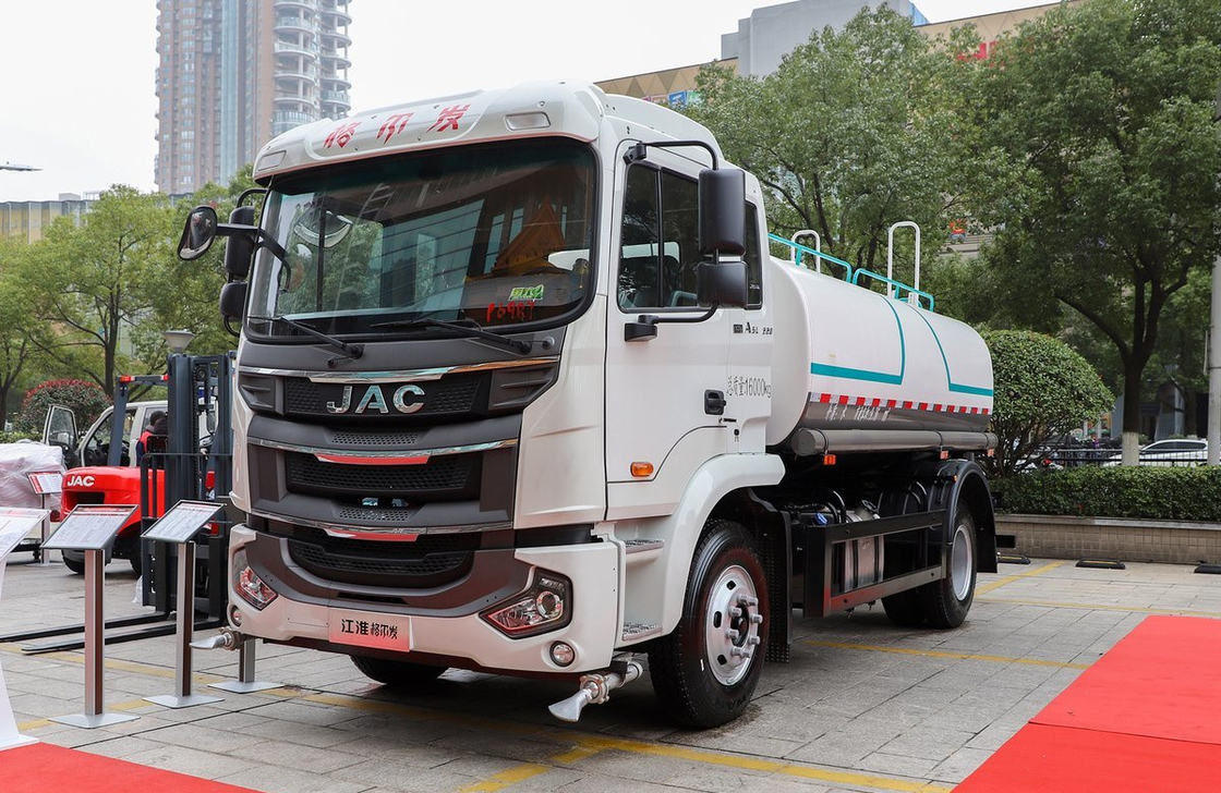 Sprinkler-Wasser-Tanker Lkw JAC 4 × 2 Einfachachse 200 PS Dieselmotor 10 Kubikmeter Tanker