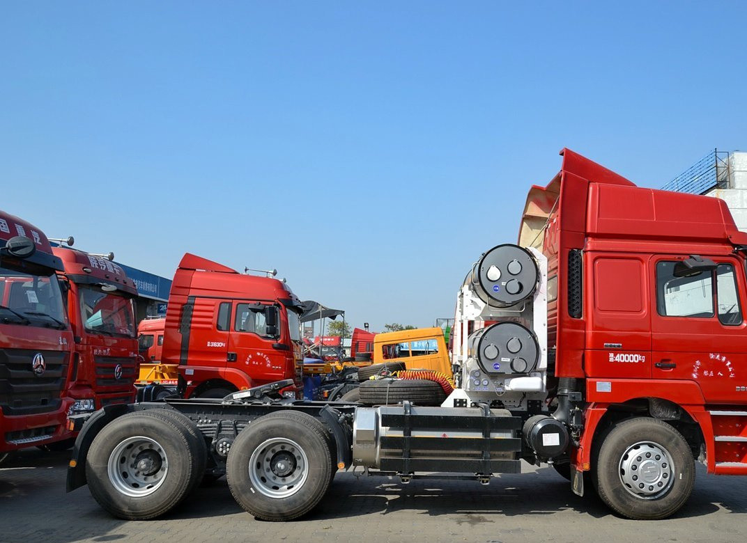 Shacman Lkw-Kopf 6*4 Antriebsmodus Pferd Traktor LNG Großgas-Tanker 380 PS Kohle Transport
