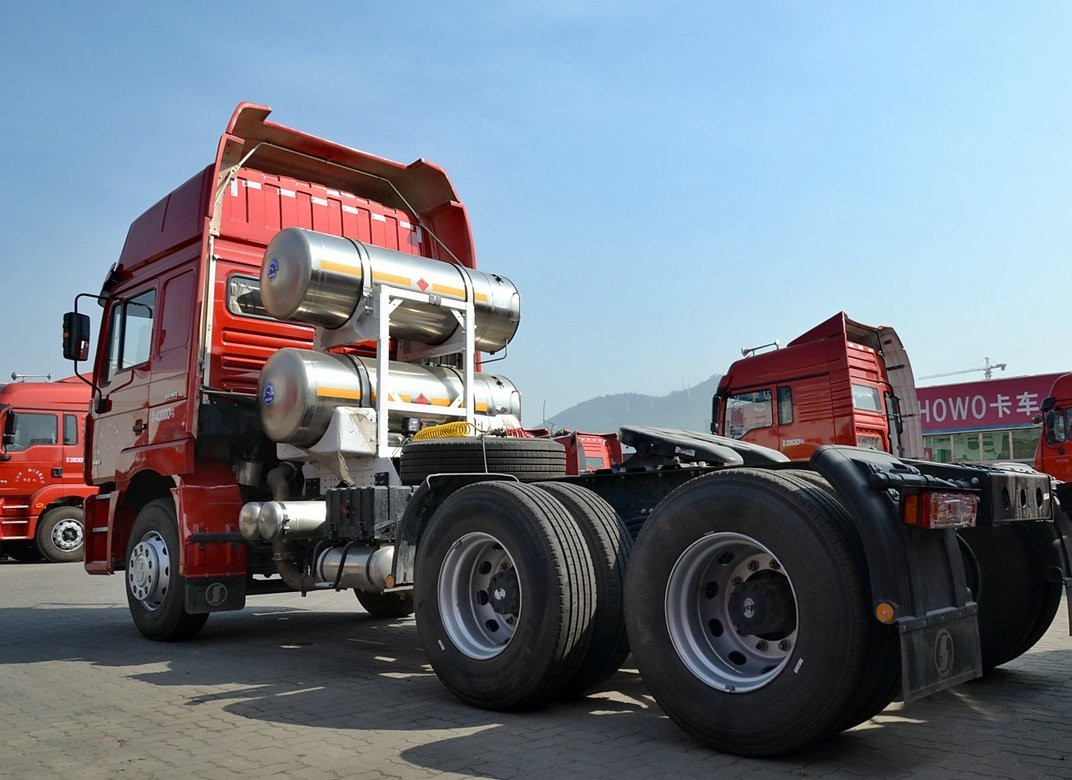 Shacman Lkw-Kopf 6*4 Antriebsmodus Pferd Traktor LNG Großgas-Tanker 380 PS Kohle Transport