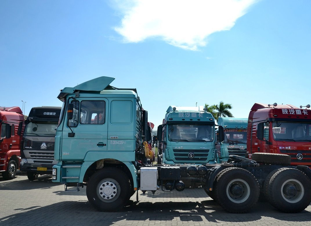Lastwagen Traktor Kopf Shacman F3000 Pferd 10 Räder 336 PS täglich Transport von Industrieprodukten