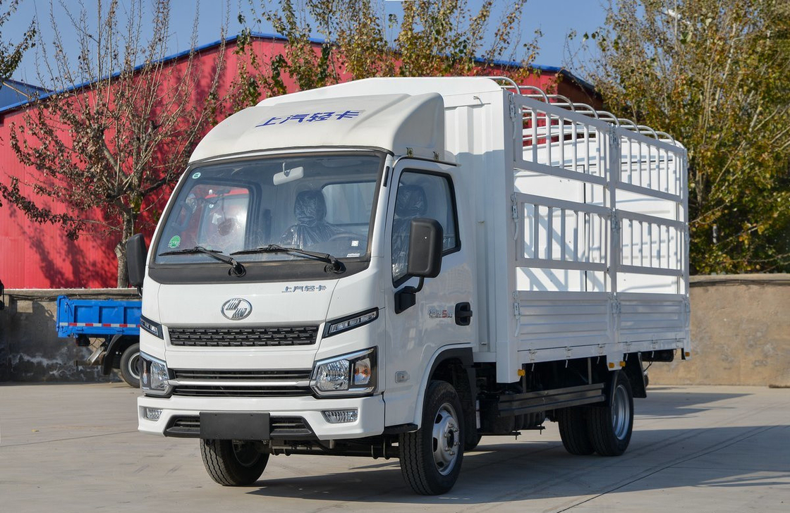 Kleinlastwagen SAIC Leichtwagen Zaunbox 4 Meter Einsachsen Dieselmotor 95 PS