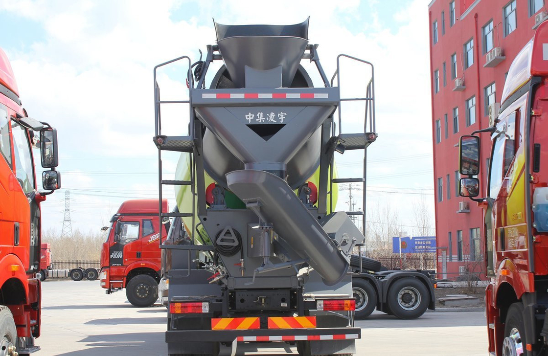 Betonmischer Lkw Altes Zementmischer 6*4 mit 10 Rädern 5 Kubik Tanker Doppelachse