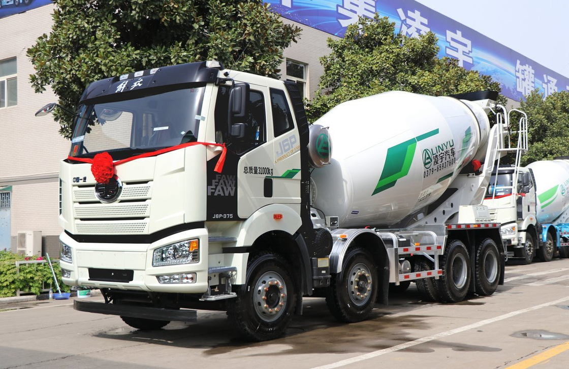 Betonmischer 12 Räder 8*4 FAW Mischer 375 PS Ein Schlafwagen Kabine 8 Kubik Tanker